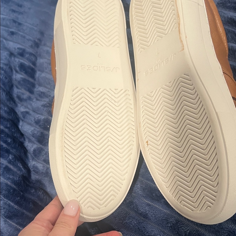 J Slides Tan Leather Tassel Slip-On Loafers - Picture 3 of 4